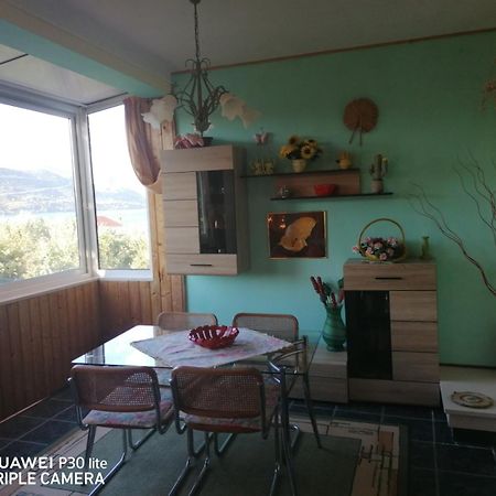 Apartmani Zute Račišće Ruang foto
