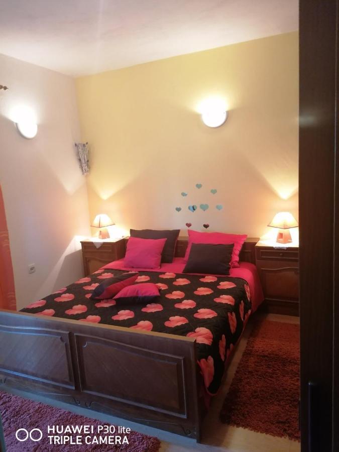 Apartmani Zute Račišće Bagian luar foto